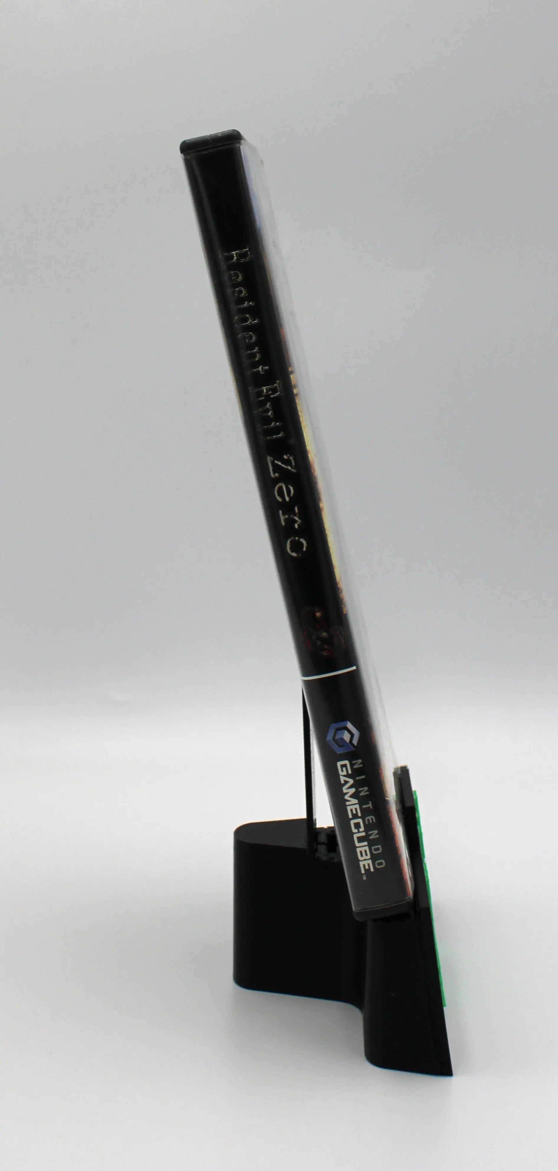 For sale is Resident Evil Zero NTSC-U for Nintendo GameCube. 2 Disc set. CIB complete in box. See picture of bind of case.